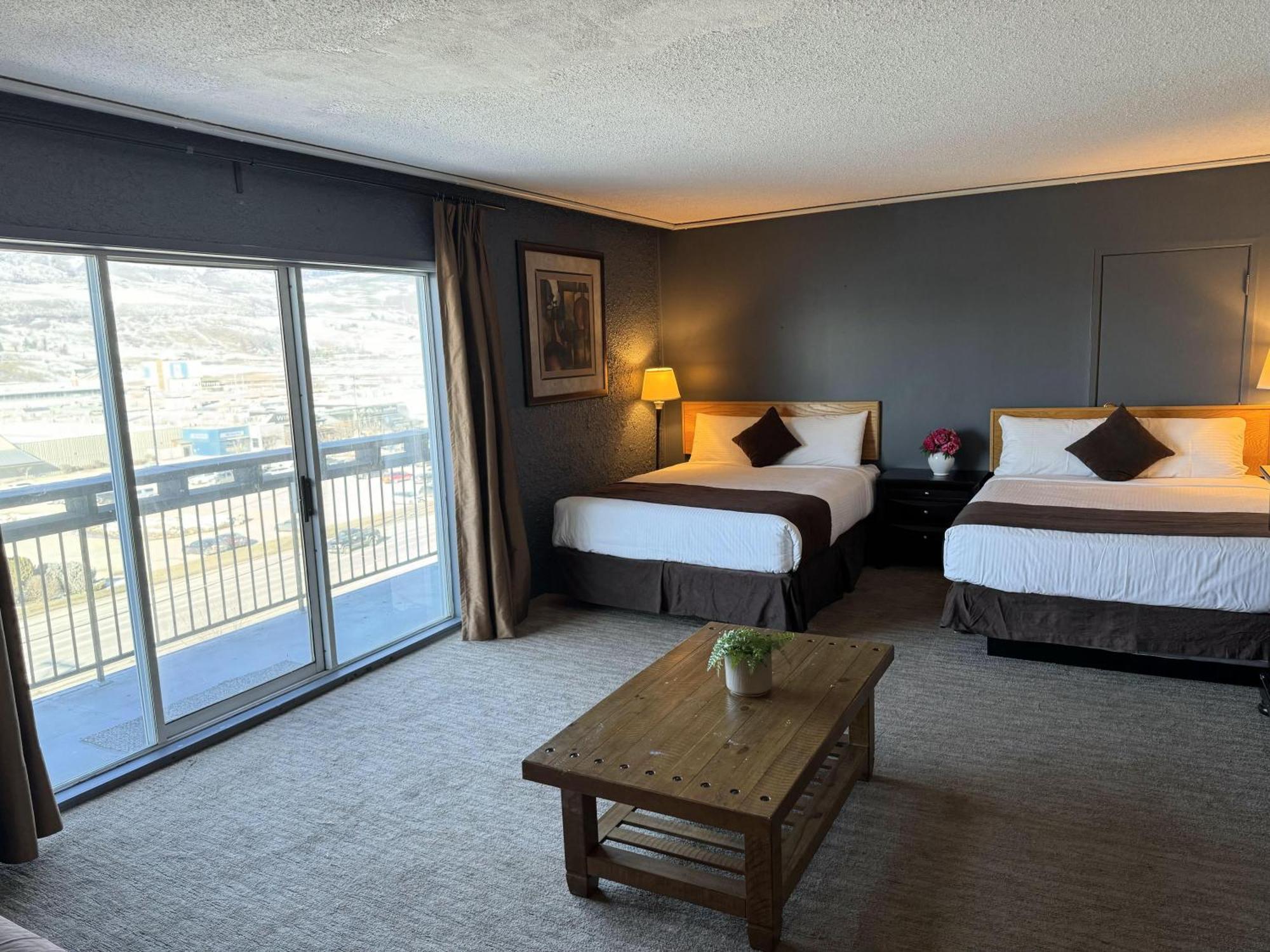 Divya Sutra Plaza And Conference Centre, Vernon, Bc Ngoại thất bức ảnh