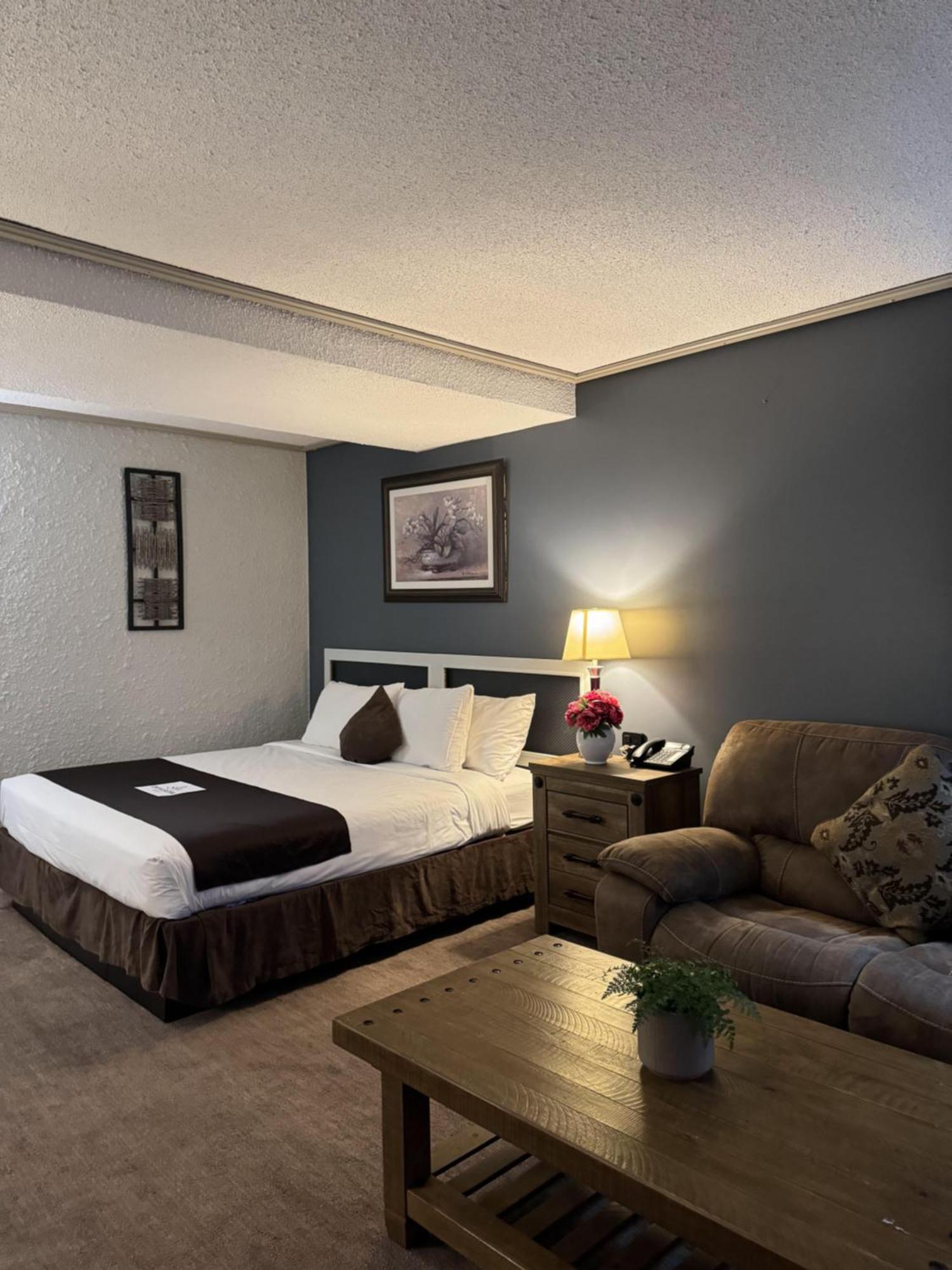 Divya Sutra Plaza And Conference Centre, Vernon, Bc Ngoại thất bức ảnh