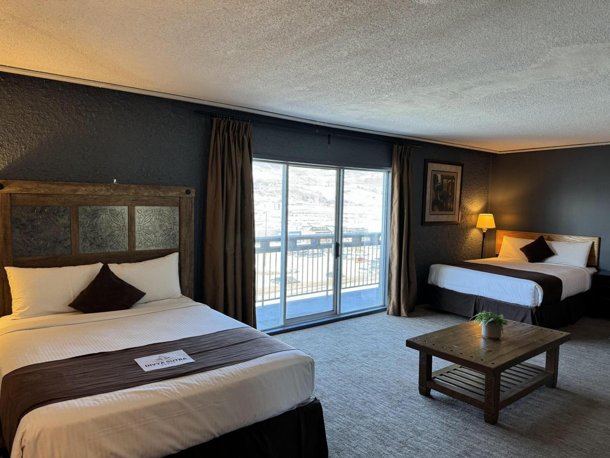 Divya Sutra Plaza And Conference Centre, Vernon, Bc Ngoại thất bức ảnh