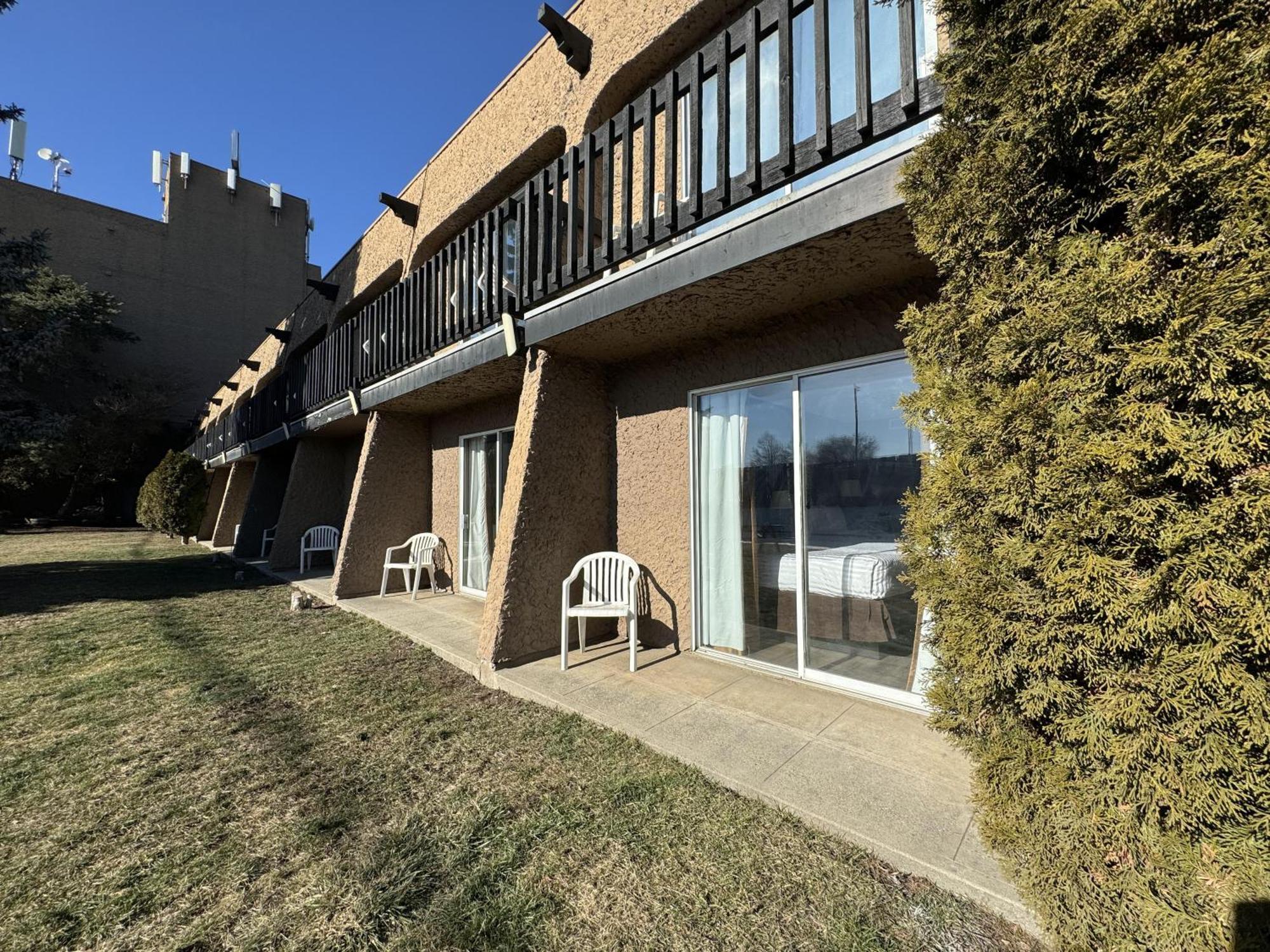 Divya Sutra Plaza And Conference Centre, Vernon, Bc Ngoại thất bức ảnh