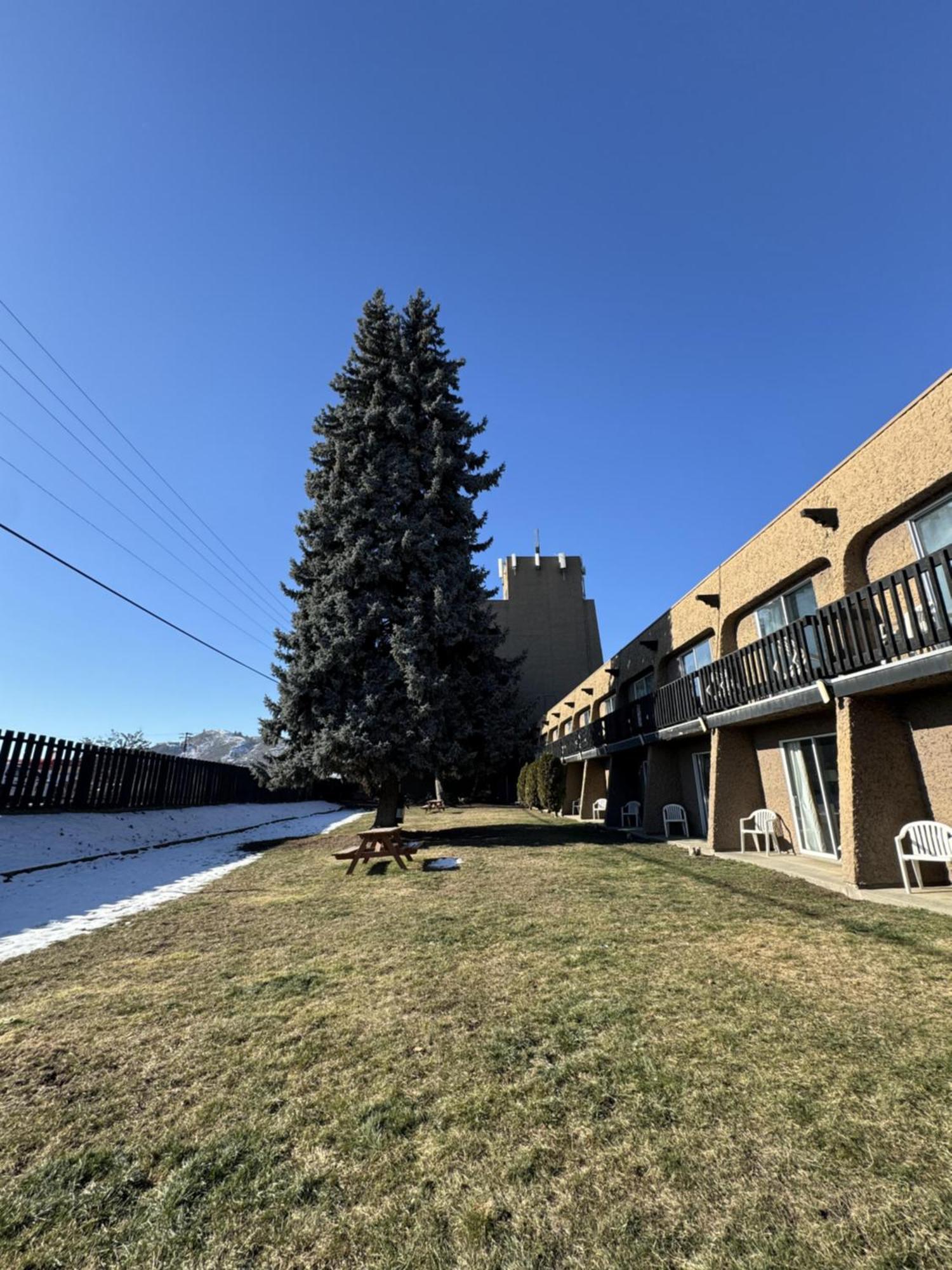 Divya Sutra Plaza And Conference Centre, Vernon, Bc Ngoại thất bức ảnh