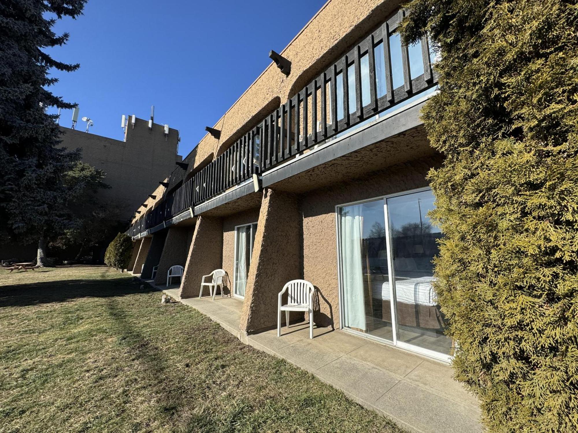 Divya Sutra Plaza And Conference Centre, Vernon, Bc Ngoại thất bức ảnh