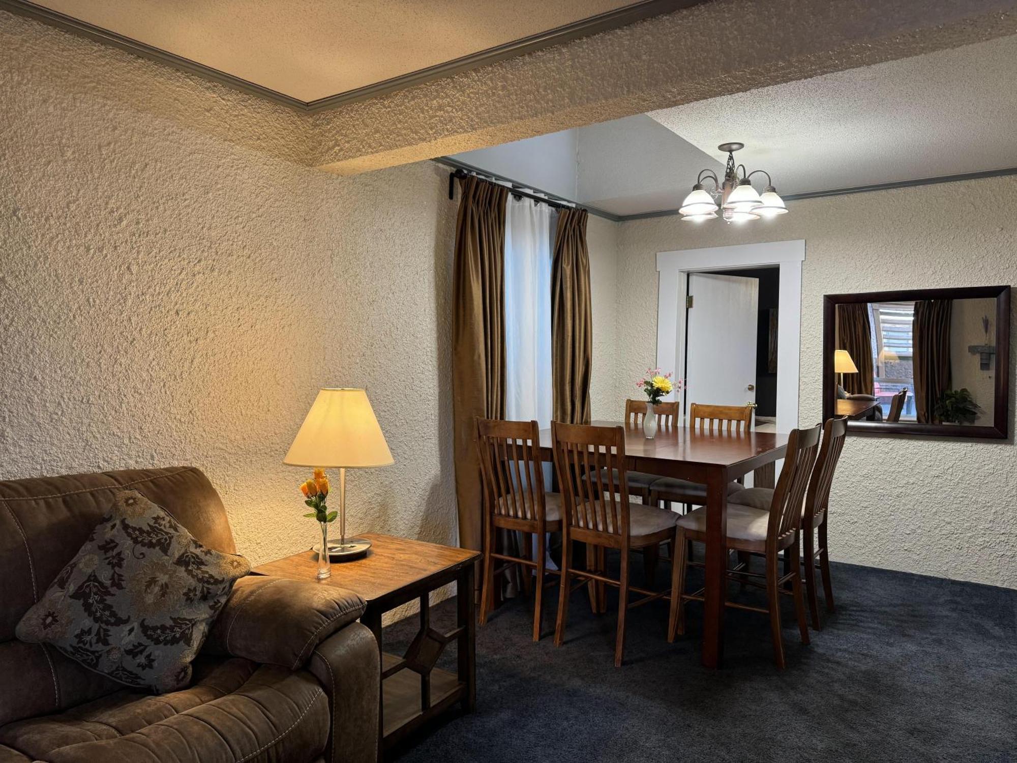 Divya Sutra Plaza And Conference Centre, Vernon, Bc Ngoại thất bức ảnh