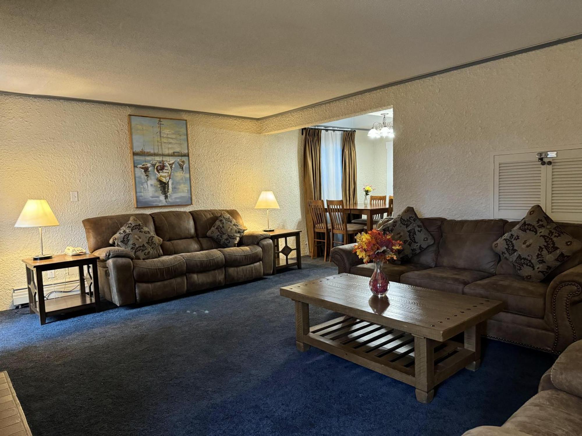 Divya Sutra Plaza And Conference Centre, Vernon, Bc Ngoại thất bức ảnh